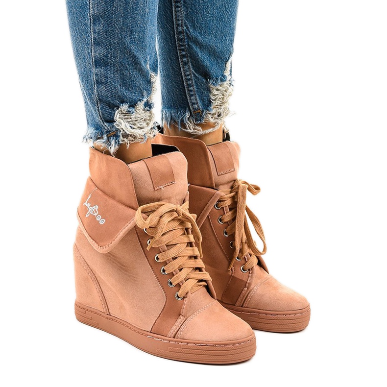 Rosa sneakers med snörklyftor B12-22