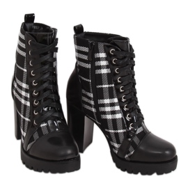 Svarta högklackade rutiga svarta NS080P Svart