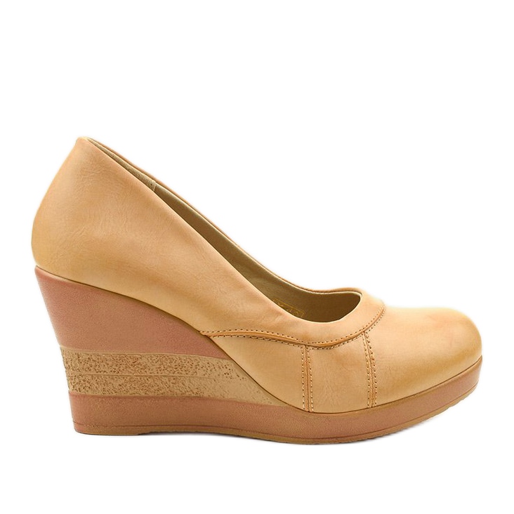 Beige wedge pumps från Berinara