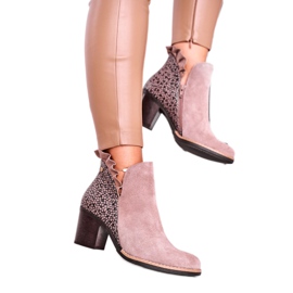 Damskor på häl, läderfjäder Maciejka Beige 04833-04