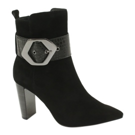 Caprice Svarta läderstövlar med ett spänne 25317-25 025