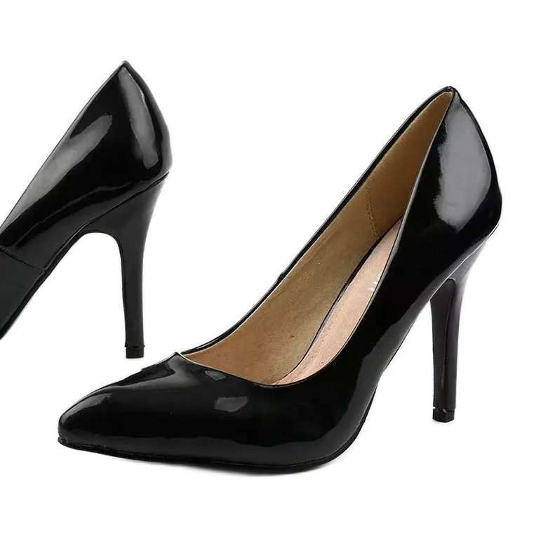 Svarta pumpar på LEI-02 hälen