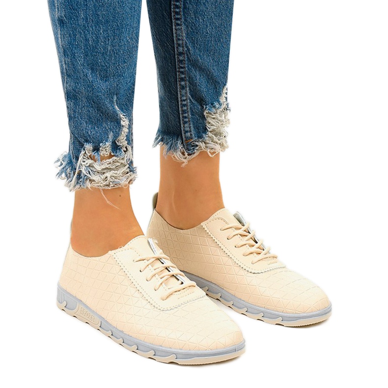 JH8686-3 beige sneakers