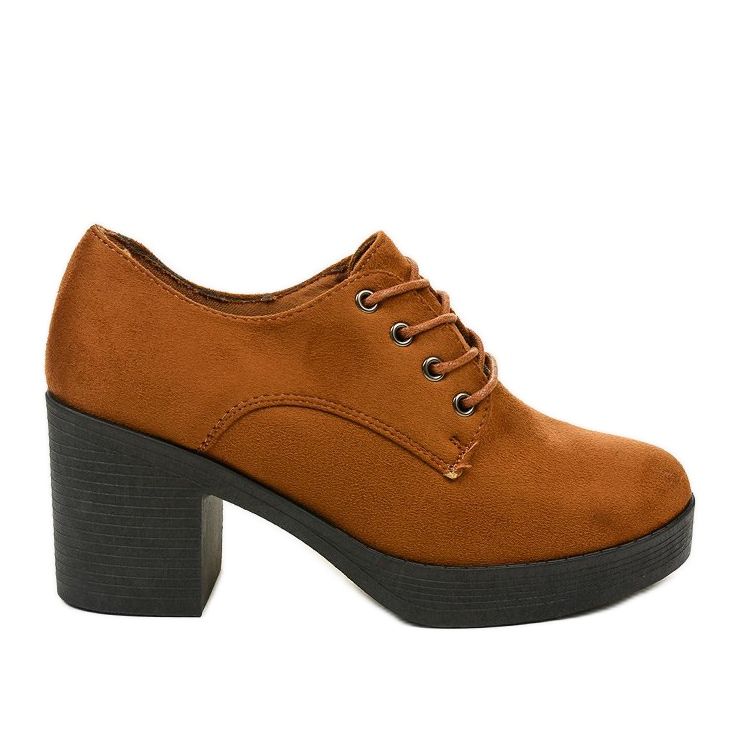 Kamelstövlar snörade på Thelvyn -blocket brun