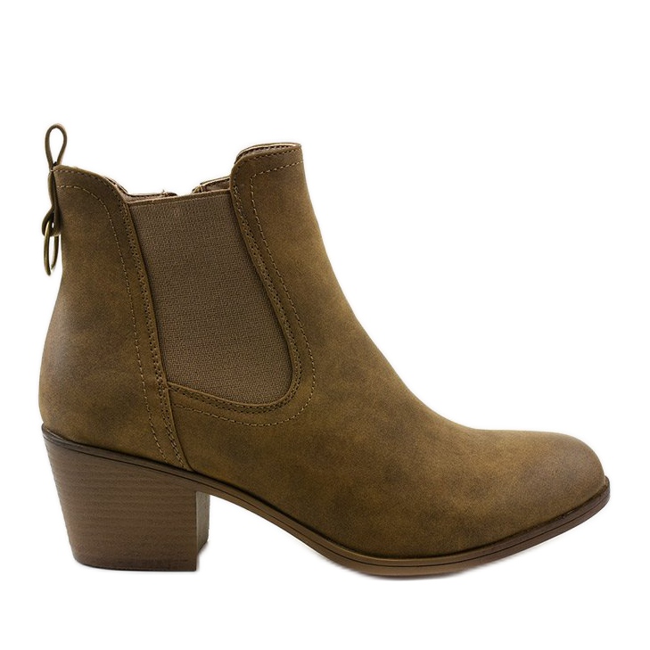 Kaki stövletter i mocka på Tarrenscribe -inlägget grön