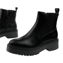 Svarta platta stövlar i Cavern ekoläder