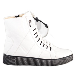 SHELOVET Vita arbetare på plattformen