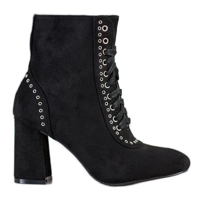 SHELOVET Knutna stövlar på ett inlägg svart