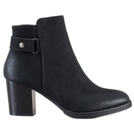 J. Star Bekväma stövlar på en stolpe svart