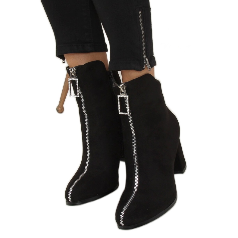 Svarta högklackade stövlar 0-320 Svart