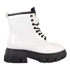 SHELOVET Lackade fällare på plattformen vit