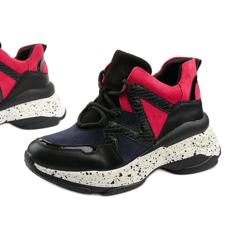 Svarta sportskor av Clavelina i eko-läder röd marinblå