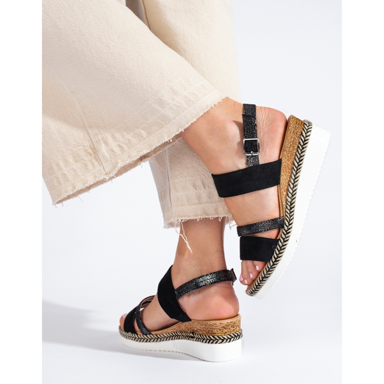 SHELOVET Svarta damsandaler med kil 1