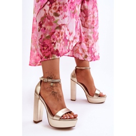 Lädersandaler På En Hög Bar Och Plattform Golden Sky Dream gyllene 2