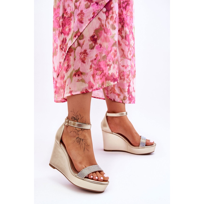 WD1 Fashionabla lädersandaler Golden Arwen gyllene 1