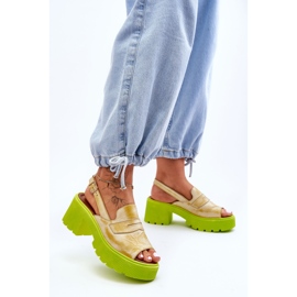 Lädersandaler på klackar och plattform Maciejka 06039-07 Gul 1