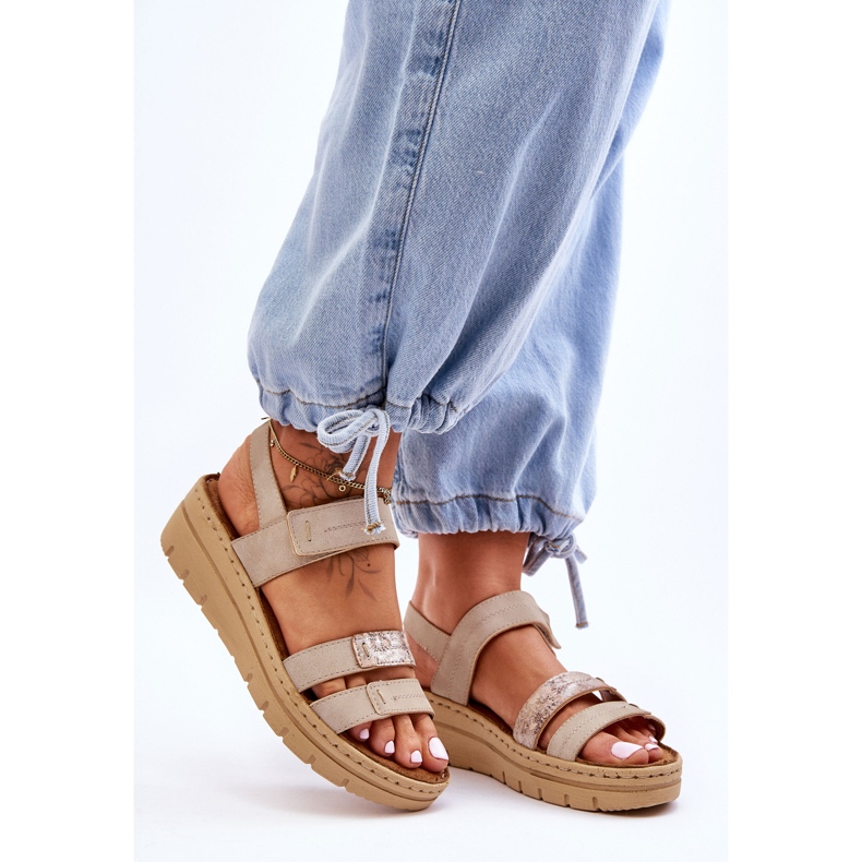 Vinceza Lädersandaler för kvinnor med kardborrebeige fräsch look 1