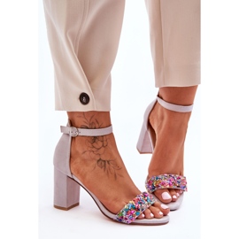 Fashionabla högklackade sandaler med dekorativa stenar Grå Love Me 1