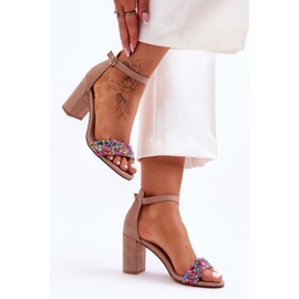 Fashionabla högklackade sandaler med dekorativa stenar Beige Love Me 1