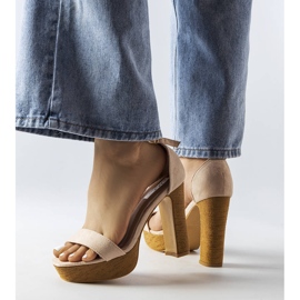 Inna Beige högklackade sandaler från Selsa 1