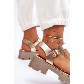 Lädersandaler för kvinnor med Emori-utsmyckning i guld gyllene 2