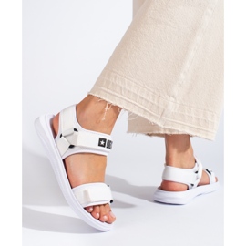 Vita sandaler för kvinnor Big Star HH274A026 2