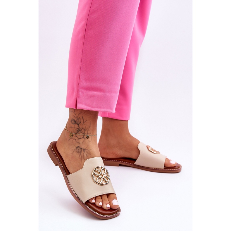 Klassiska sandaler med platt klack för kvinnor Beige Larotte 2