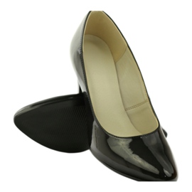 Svartlackerade pumpar ZUZA 128 3