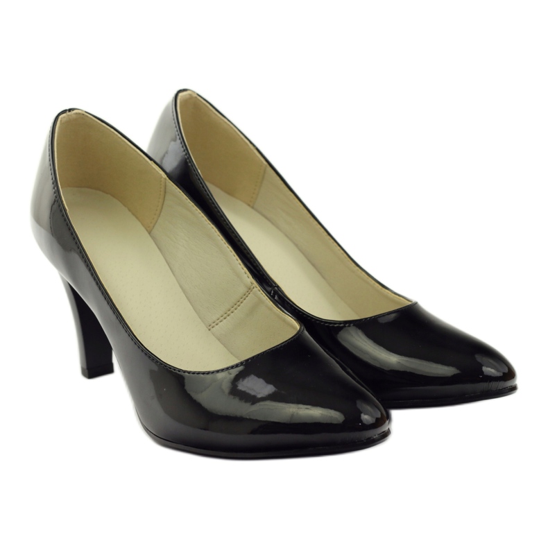 Svartlackerade pumpar ZUZA 128 4