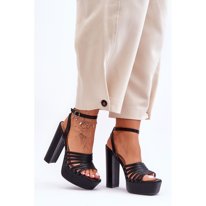 Sandaler På En Hög Klack Svart Maya 2