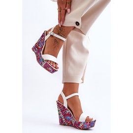 Damsandaler På En Färgglad Kil Vit Malibu 2