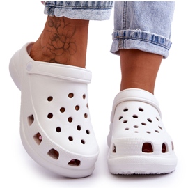 Foam Tofflor Crocs På En Chunky Sula Vit Katniss 4