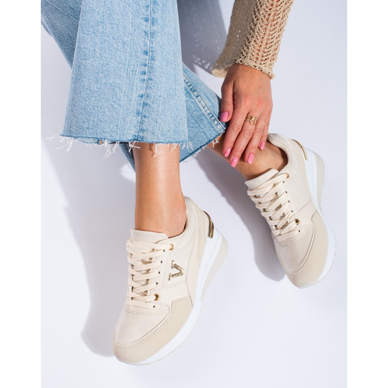 Sneakers med kil för kvinnor beige Shelovet 1