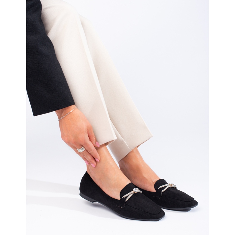 Shelovet slip-on loafers i svart mocka 1