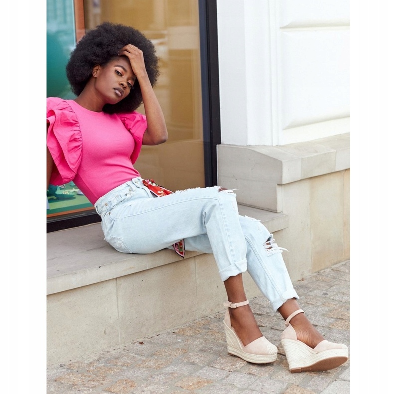 Beige kile sandaler med flätor 4