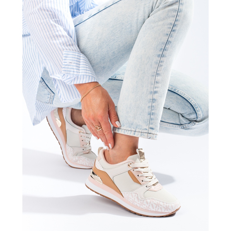 Shelovet damsport beige skor 1