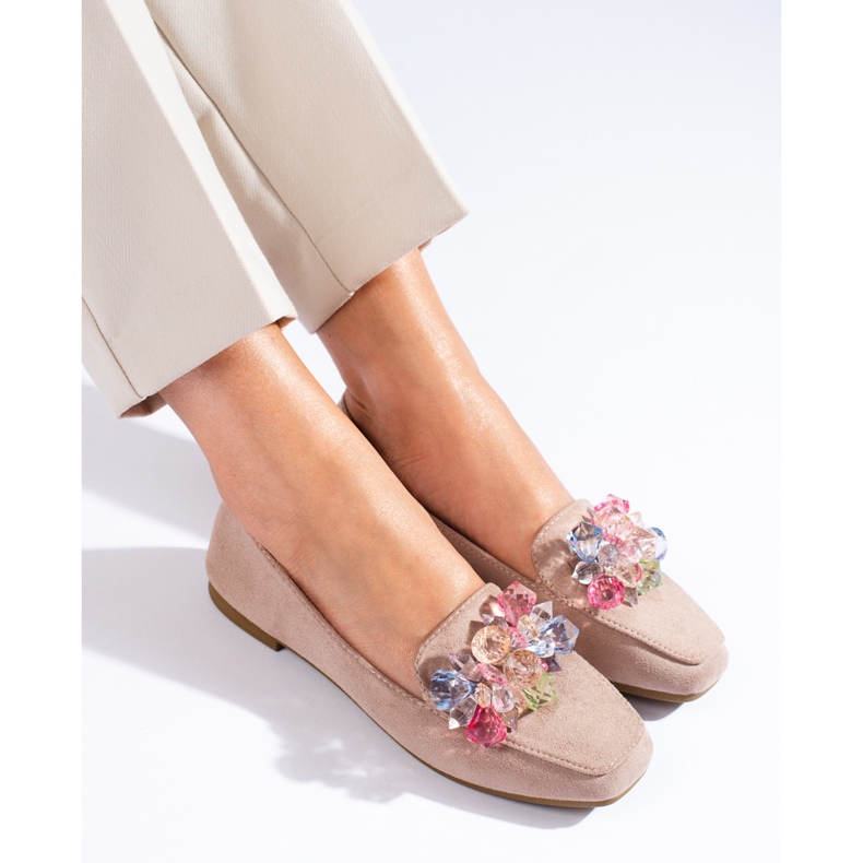 Beige loafers i mocka med kristaller från Shelovet 1