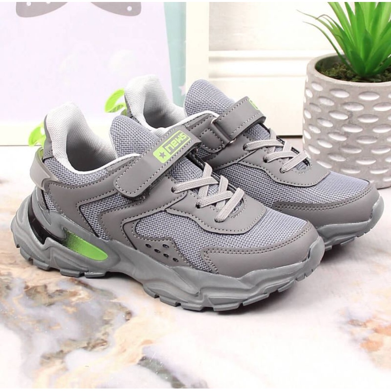 News Nyheter Jr EVE398B grå platåsportskor 1