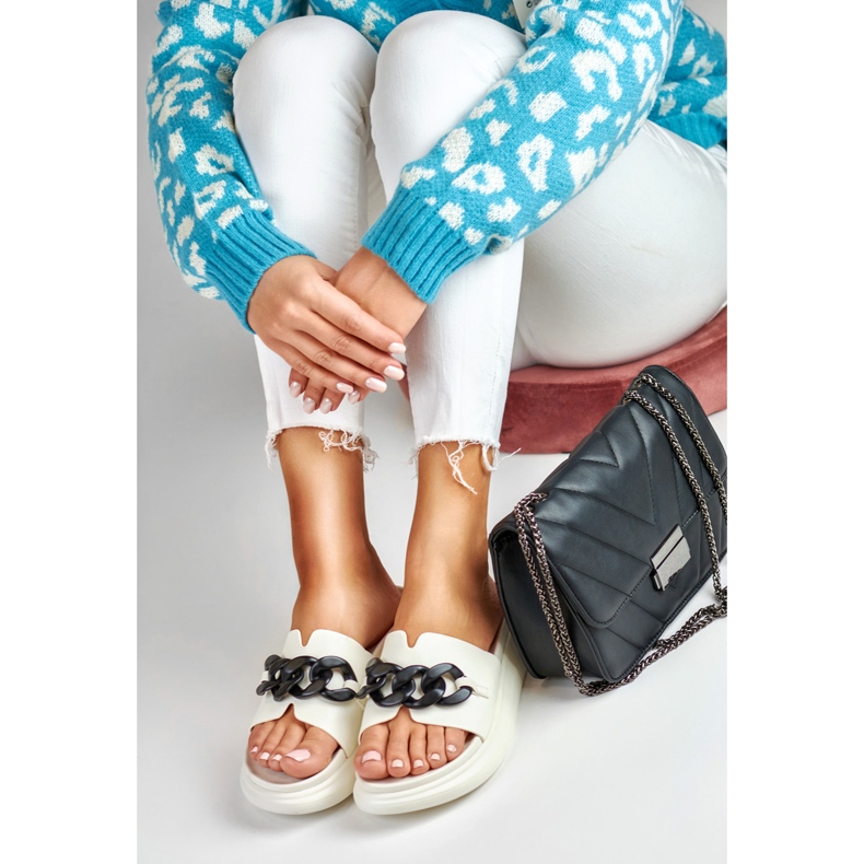 La.Fi Vita flip flops med svart kedja 2