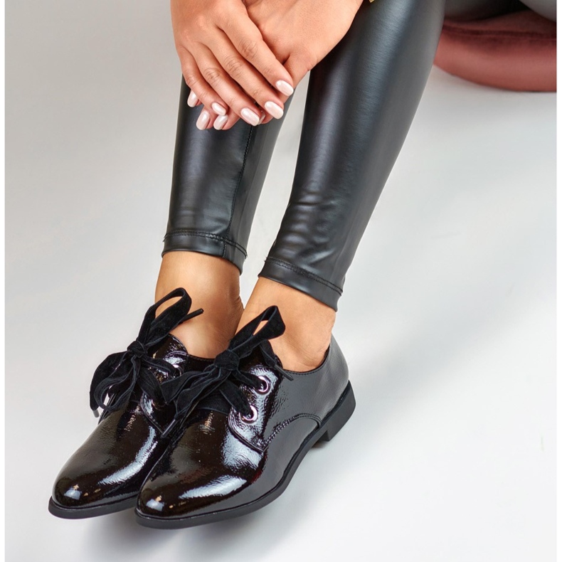 La.Fi Eleganta lackade skor svart 1