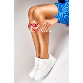 Emilis vita klassiska sneakers 1