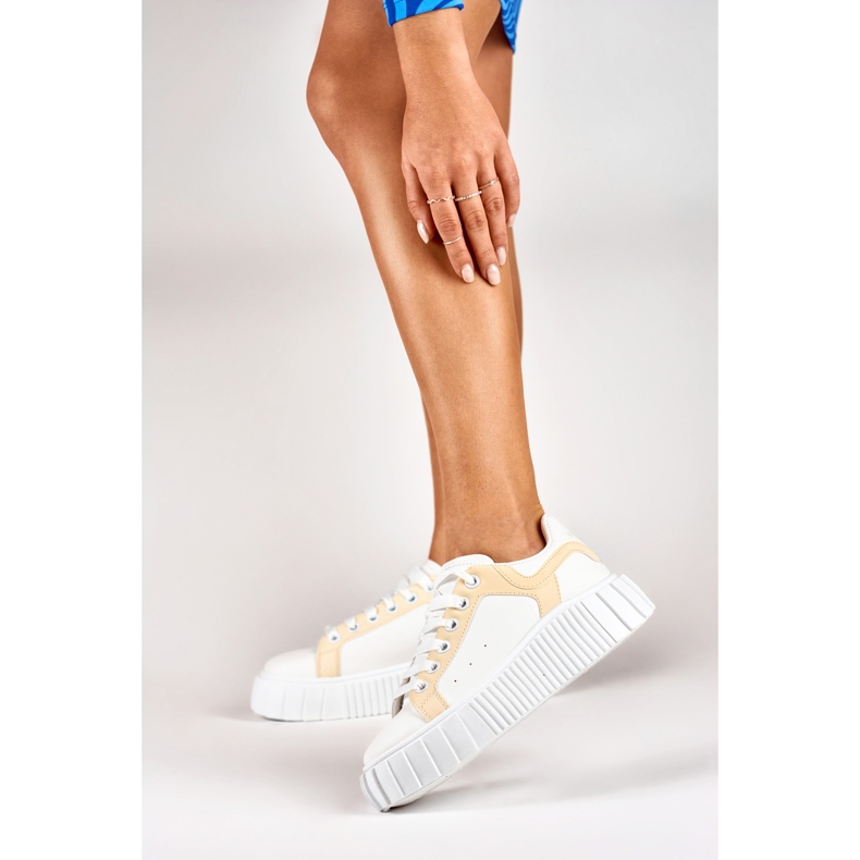 Vita damsportskor med tjock sula 2