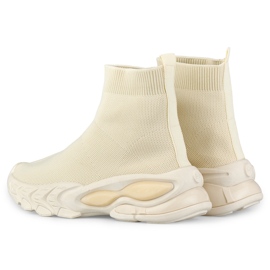 Högbeige slip-on damskor 1