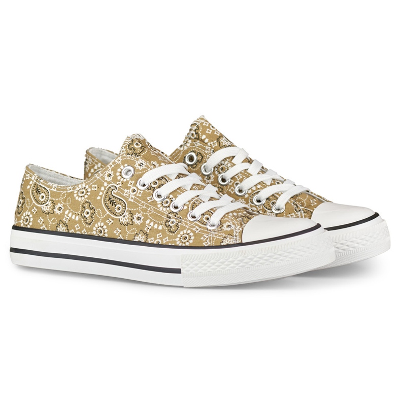 Låga beige sneakers med bandana 1