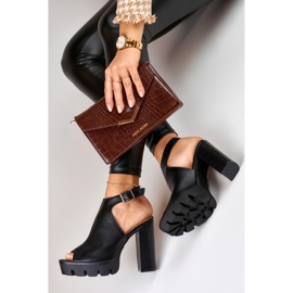 Svarta stövlar med öppen klack 2