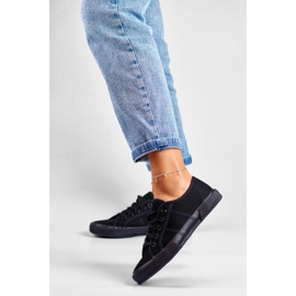 Svarta låga sneakers med svart sula 3
