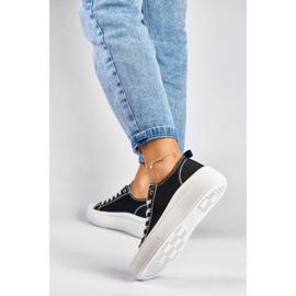 Svarta sneakers på låg plattform 2