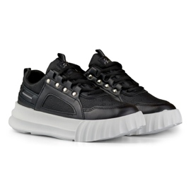 Svarta damsportskor med vit sula 2