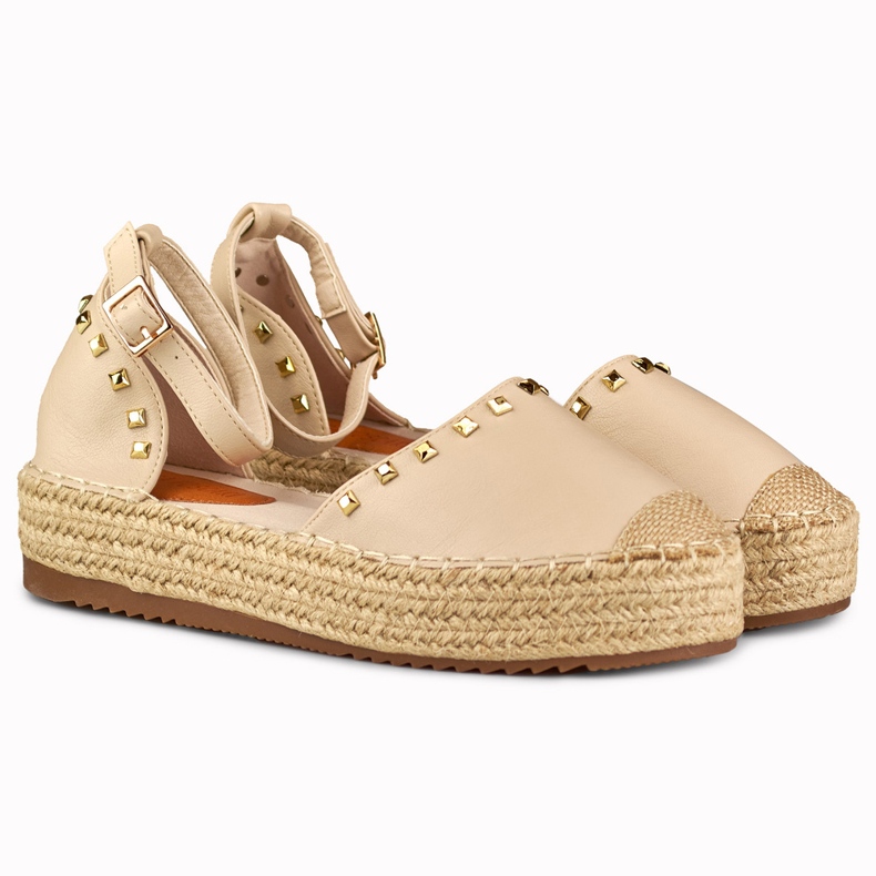Beige espadrillor med dubbar vid ankeln 2