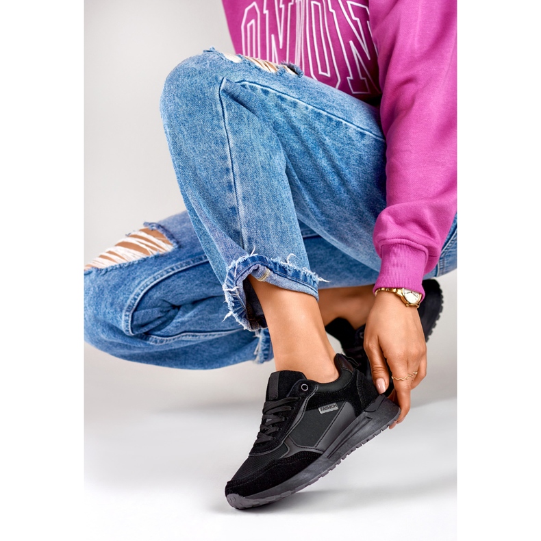 Svarta damsportskor med svart sula 1